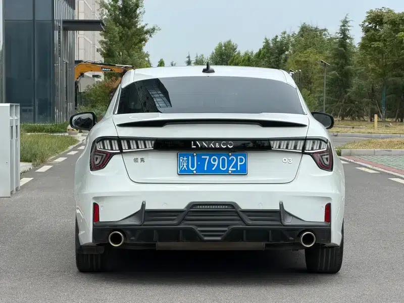 Lynk & Co 03 2019 1.5TD DCT Pro Edition — миниатюра 5