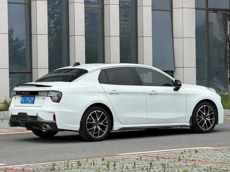 Lynk & Co 03 2019 1.5TD DCT Pro Edition — миниатюра 6