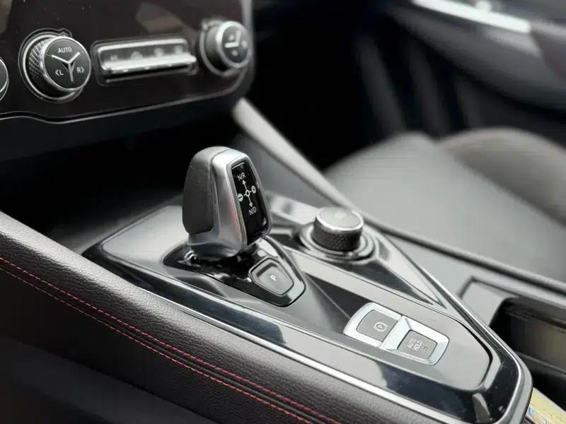 Lynk & Co 03 2019 1.5TD DCT Pro Edition — миниатюра 10