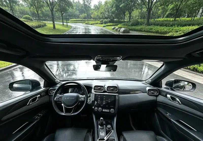 Lynk & Co 03 2018 1.5TD DCT Pro Edition — миниатюра 8