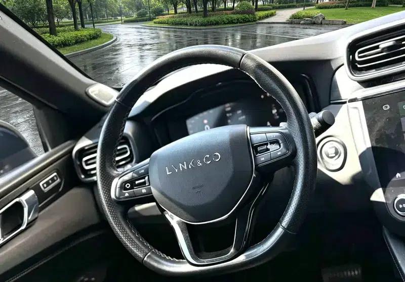 Lynk & Co 03 2018 1.5TD DCT Pro Edition — миниатюра 9