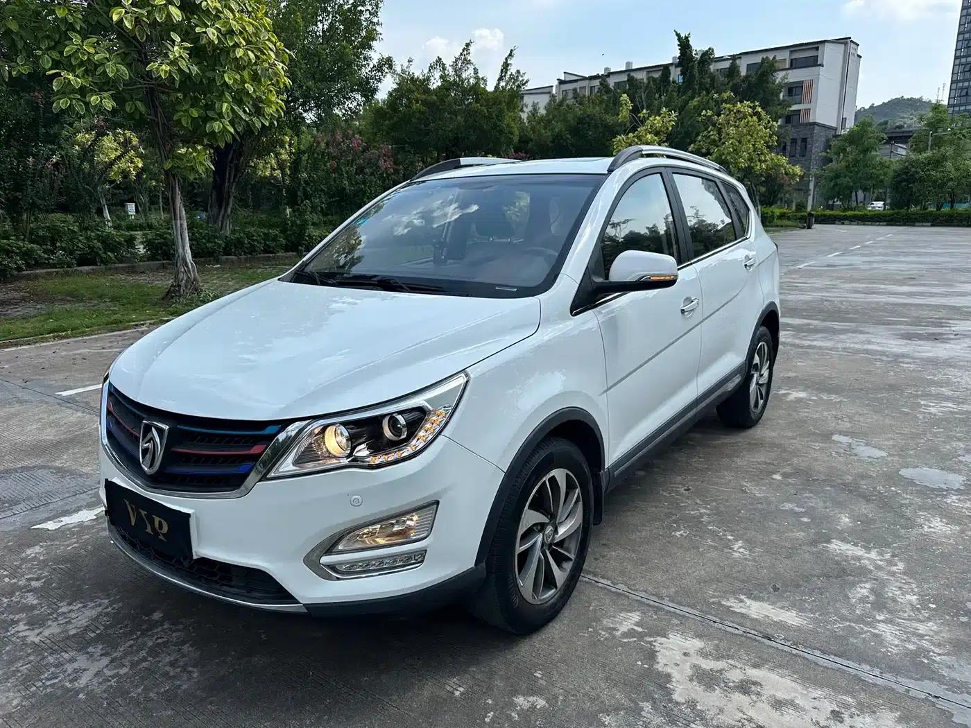 Baojun 560 2016 1.8L Manual Deluxe Edition — миниатюра 1