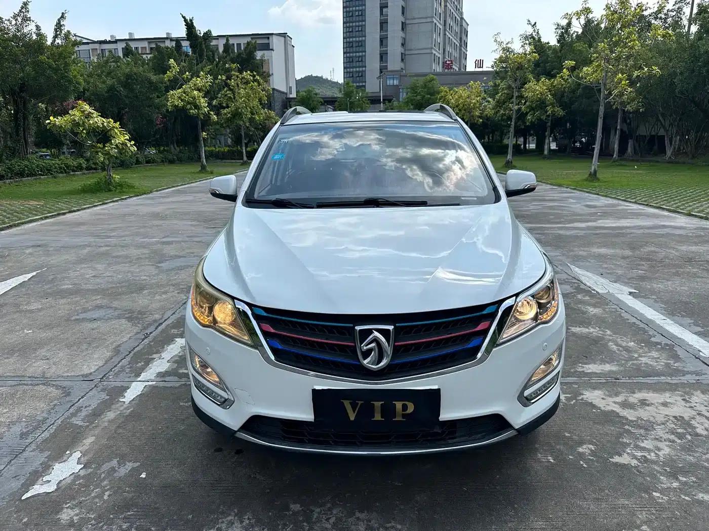 Baojun 560 2016 1.8L Manual Deluxe Edition — миниатюра 2