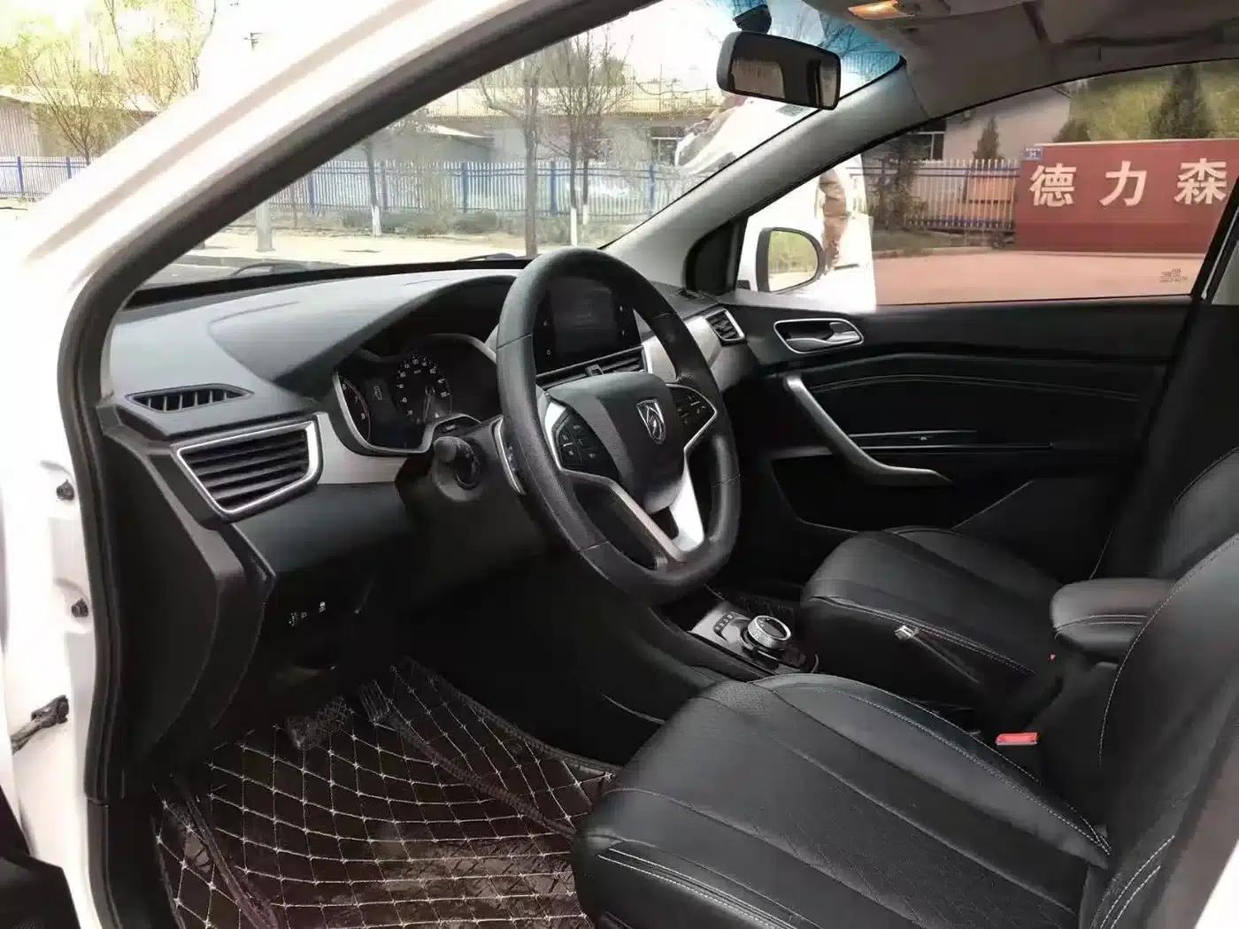 Baojun 310W 2018 1.5L Automatic Deluxe Edition (National V Emission Standard) — миниатюра 4