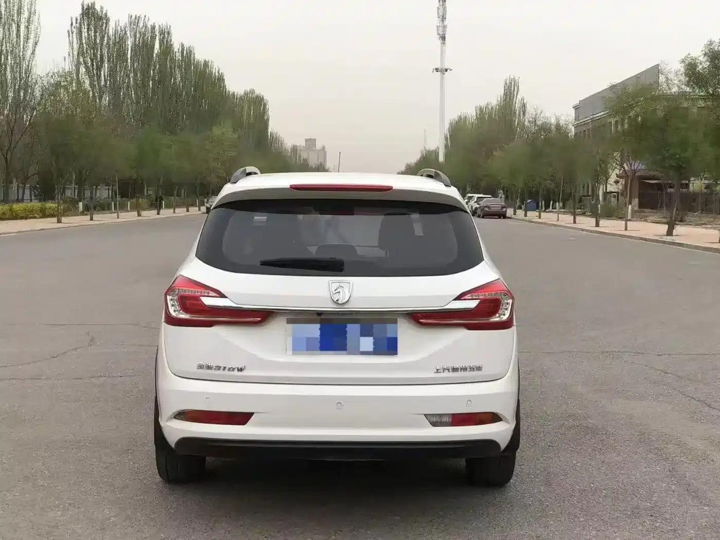 Baojun 310W 2018 1.5L Automatic Deluxe Edition (National V Emission Standard) — миниатюра 8