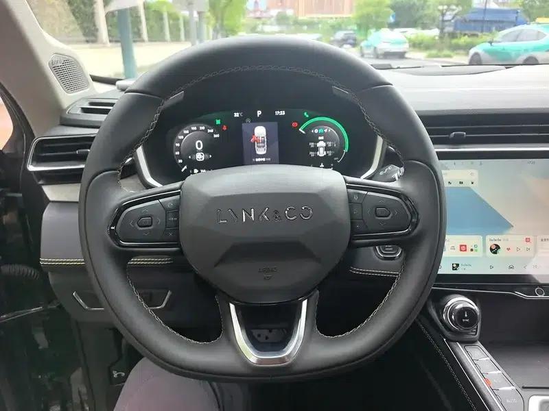 Lynk & Co 01 2024 2.0TD Two-Wheel Drive Global Pro — миниатюра 11