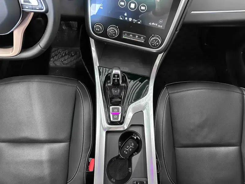 Lynk & Co 01 2017 2.0T 2WD Pro Edition — миниатюра 13