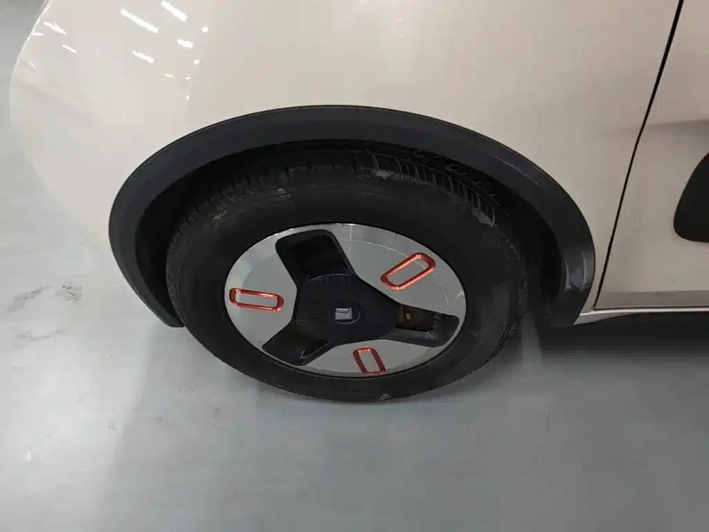 Baojun KiWi EV 2021 Artist Edition Ternary Lithium — миниатюра 23