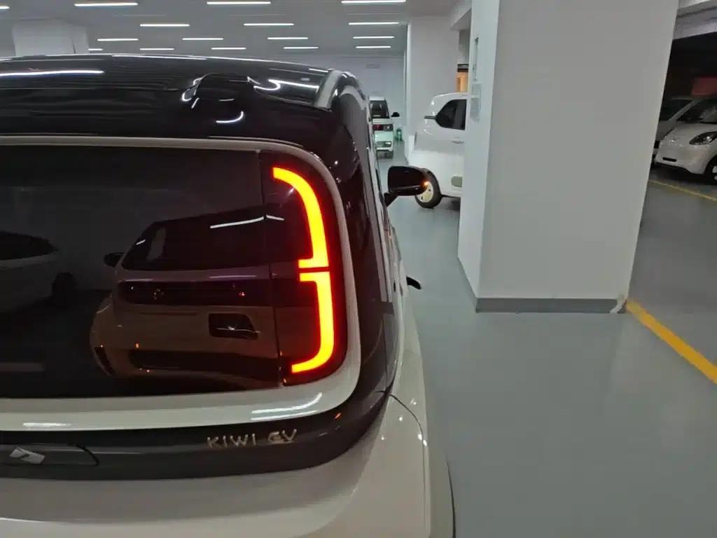 Baojun KiWi EV 2021 Artist Edition Ternary Lithium — миниатюра 8