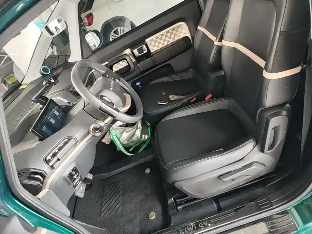 Baojun KiWi EV 2022 Artist Light Edition Ternary Lithium — миниатюра 15