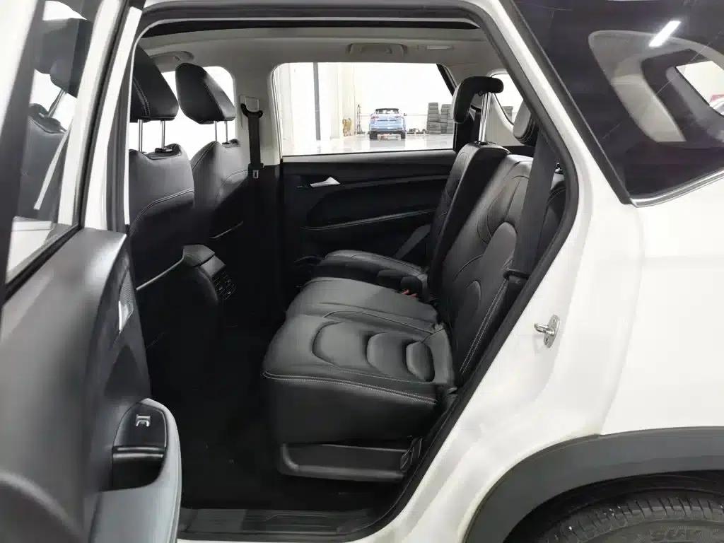 Baojun 530 2021 Global Car Anniversary Edition 1.5T CVT Premium Connected 7-Seater — миниатюра 15