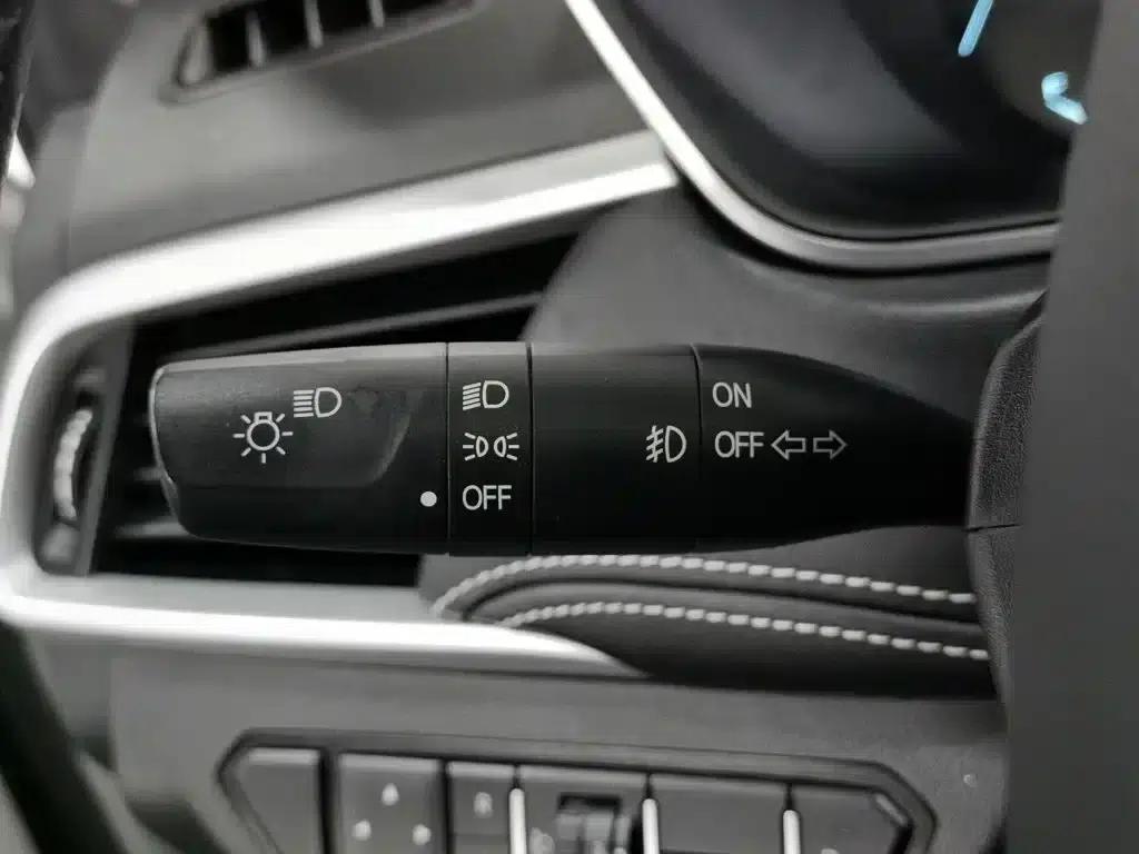 Baojun 530 2021 Global Car Anniversary Edition 1.5T CVT Premium Connected 7-Seater — миниатюра 21