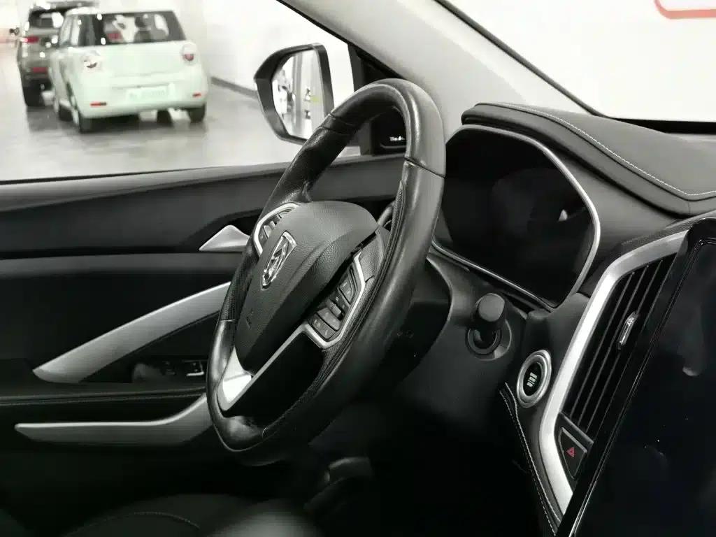 Baojun 530 2021 Global Car Anniversary Edition 1.5T CVT Premium Connected 7-Seater — миниатюра 22