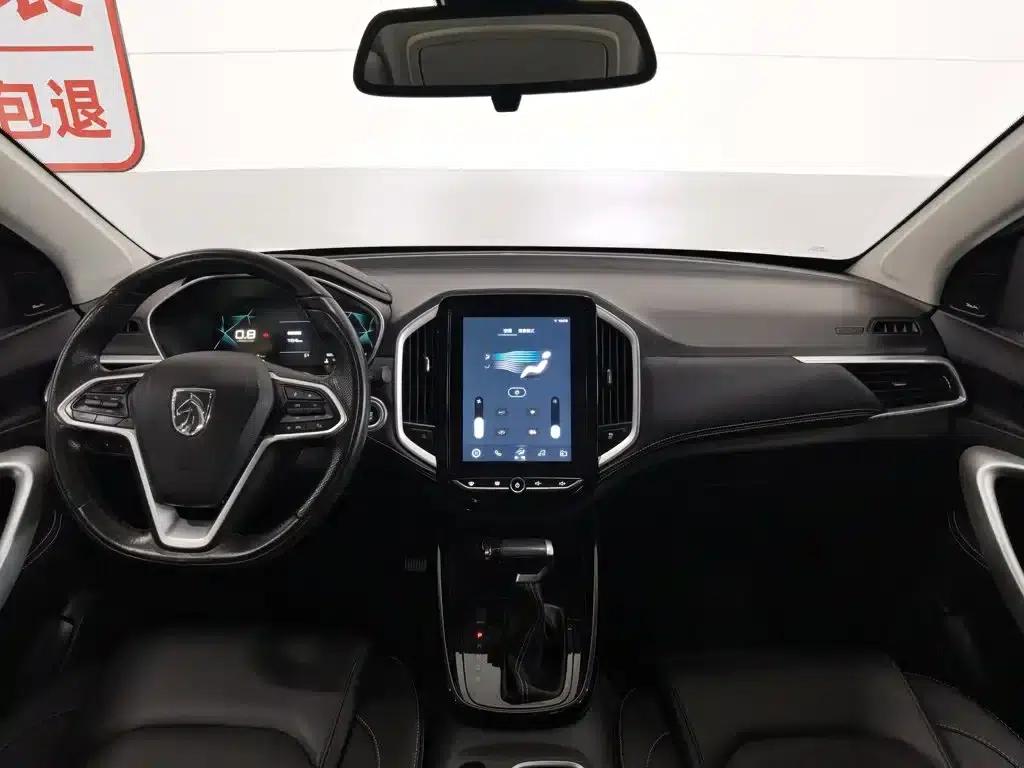 Baojun 530 2021 Global Car Anniversary Edition 1.5T CVT Premium Connected 7-Seater — миниатюра 5