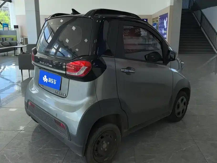 Baojun E100 2019 Model 250KM Smart Edition — миниатюра 3