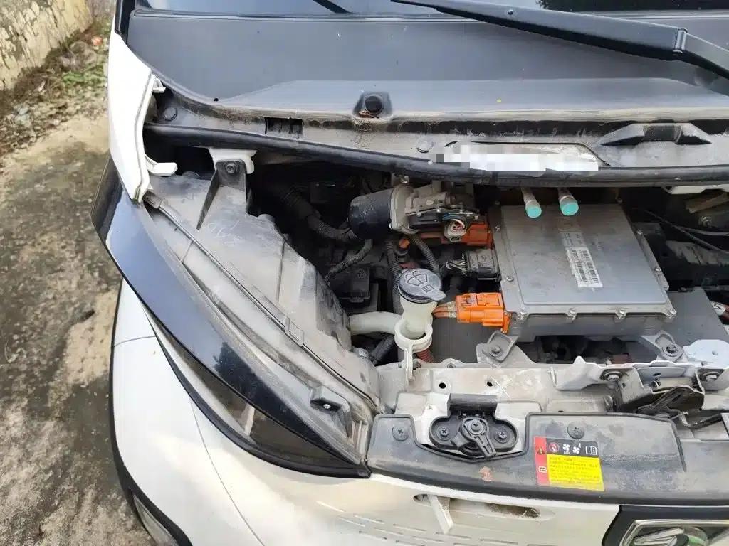 Baojun E100 2019 Model 250KM Smart Edition — миниатюра 23