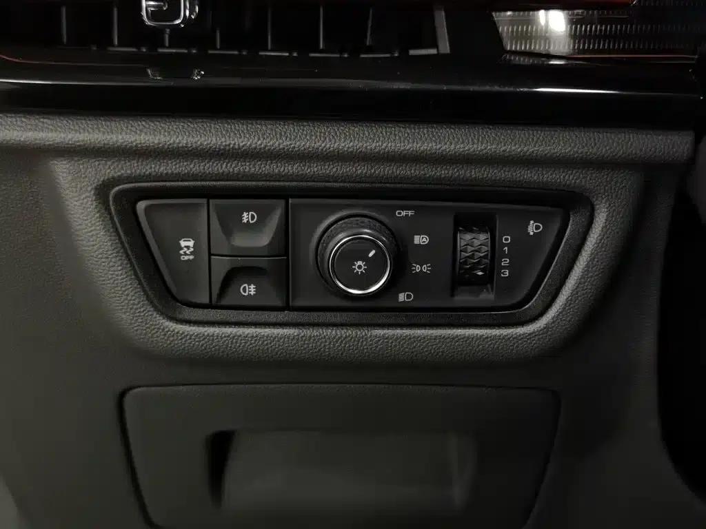 Baojun RC-6 2019 1.5T CVT 24-Hour Online Premium Edition — миниатюра 21