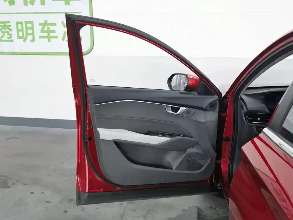 Baojun RC-6 2019 1.5T CVT 24-Hour Online Premium Edition — миниатюра 8