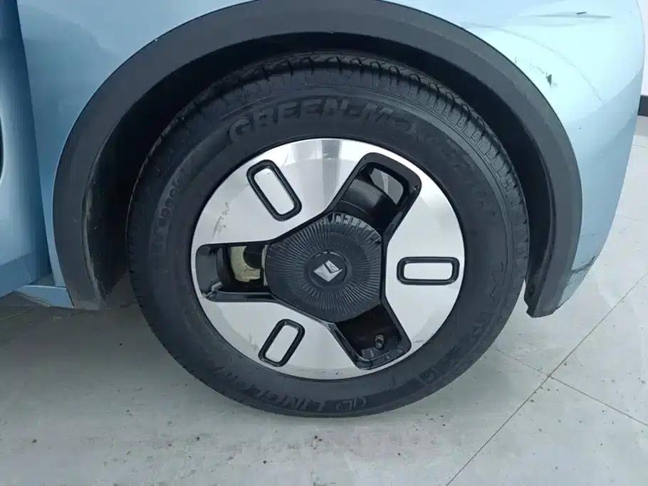 Baojun E300 2020 Plus Interstellar Smart Edition — миниатюра 6