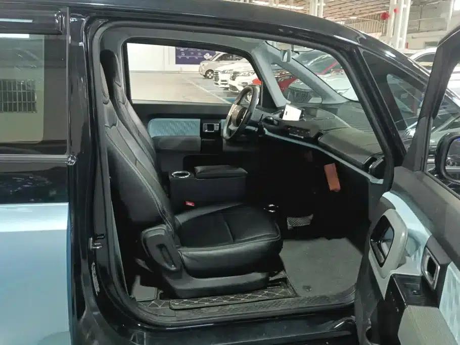 Baojun E300 2020 Plus Interstellar Smart Edition — миниатюра 8