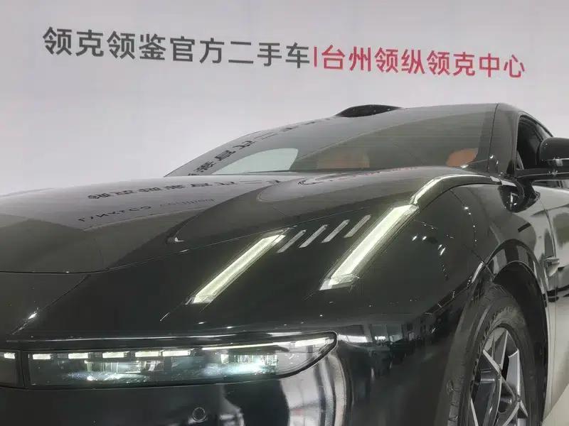 Lynk & Co 10 EM-P 2025 Model 240 AWD Ultra — миниатюра 12