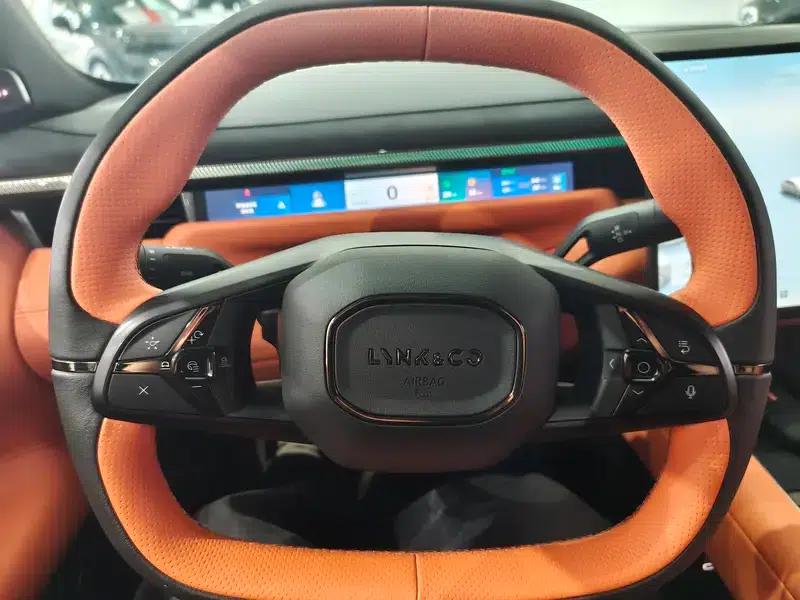Lynk & Co 10 EM-P 2025 Model 240 AWD Ultra — миниатюра 13