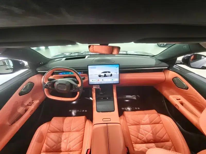 Lynk & Co 10 EM-P 2025 Model 240 AWD Ultra — миниатюра 17