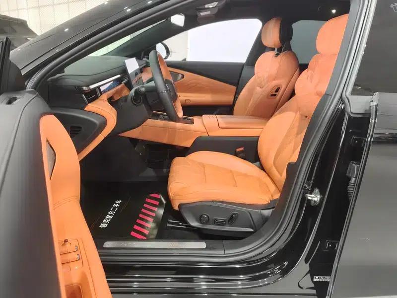 Lynk & Co 10 EM-P 2025 Model 240 AWD Ultra — миниатюра 18