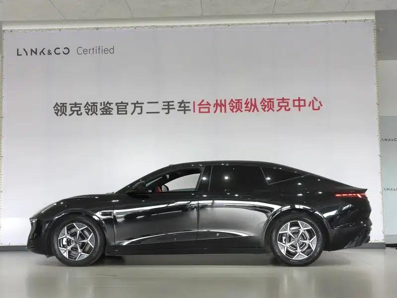 Lynk & Co 10 EM-P 2025 Model 240 AWD Ultra — миниатюра 3