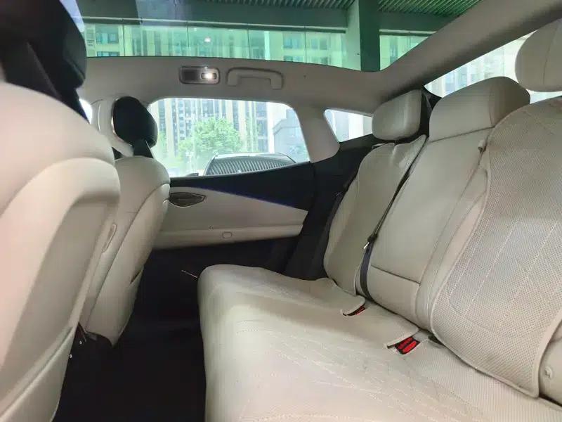 Lynk & Co 10 EM-P 2025 240 AWD Ultra Sport Edition — миниатюра 28