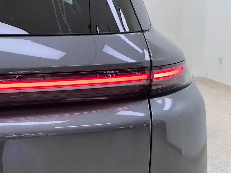 Li Auto L8 2024 Max Edition — миниатюра 8