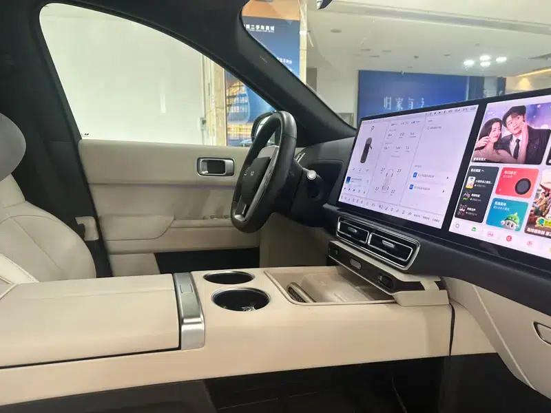 Li Auto L8 2023 Air Edition — миниатюра 7