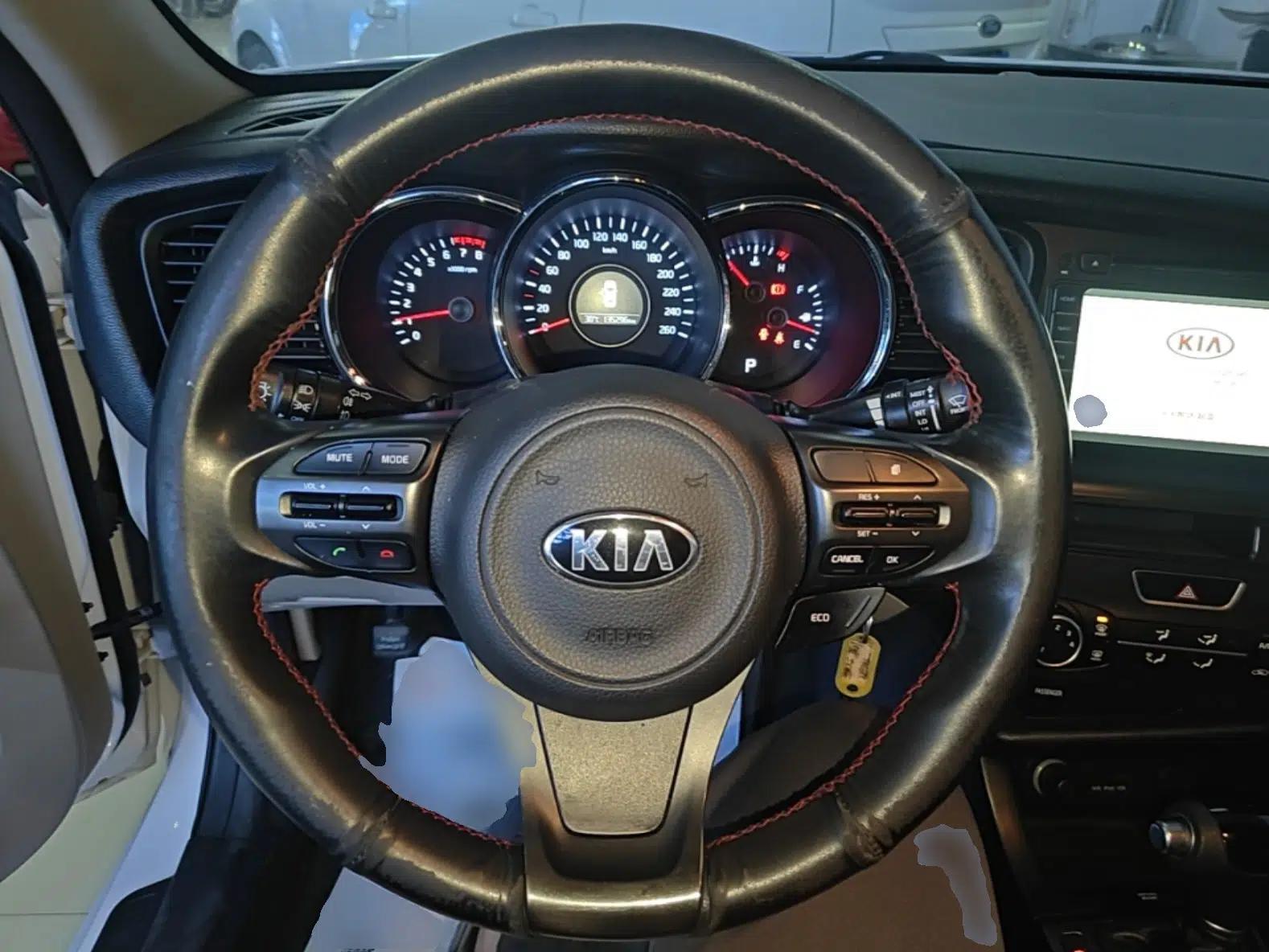 Kia K5 2015 2.0L Automatic GL — миниатюра 13