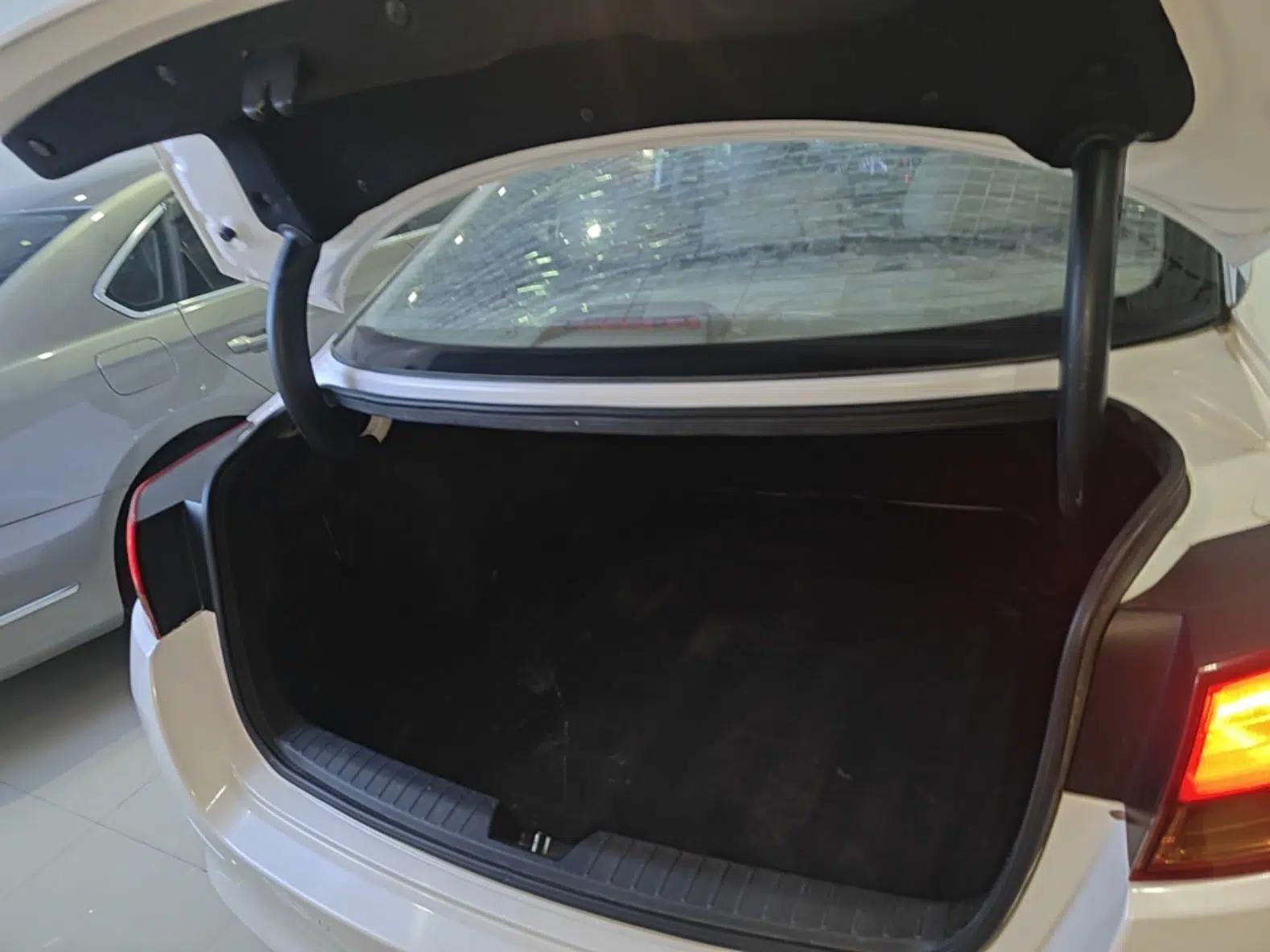 Kia K5 2015 2.0L Automatic GL — миниатюра 22