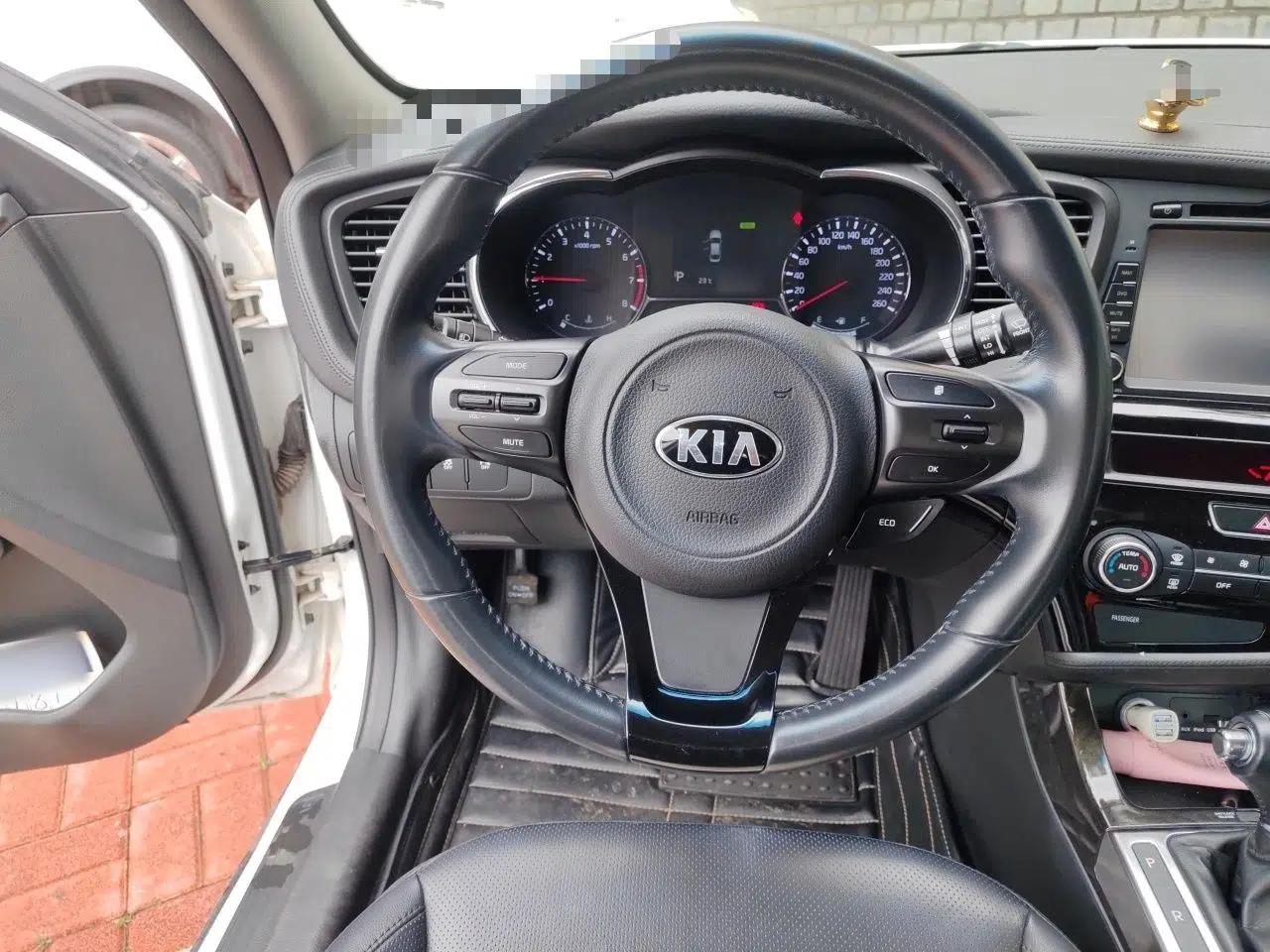 Kia K5 2014 2.0L Automatic LUXURY — миниатюра 10