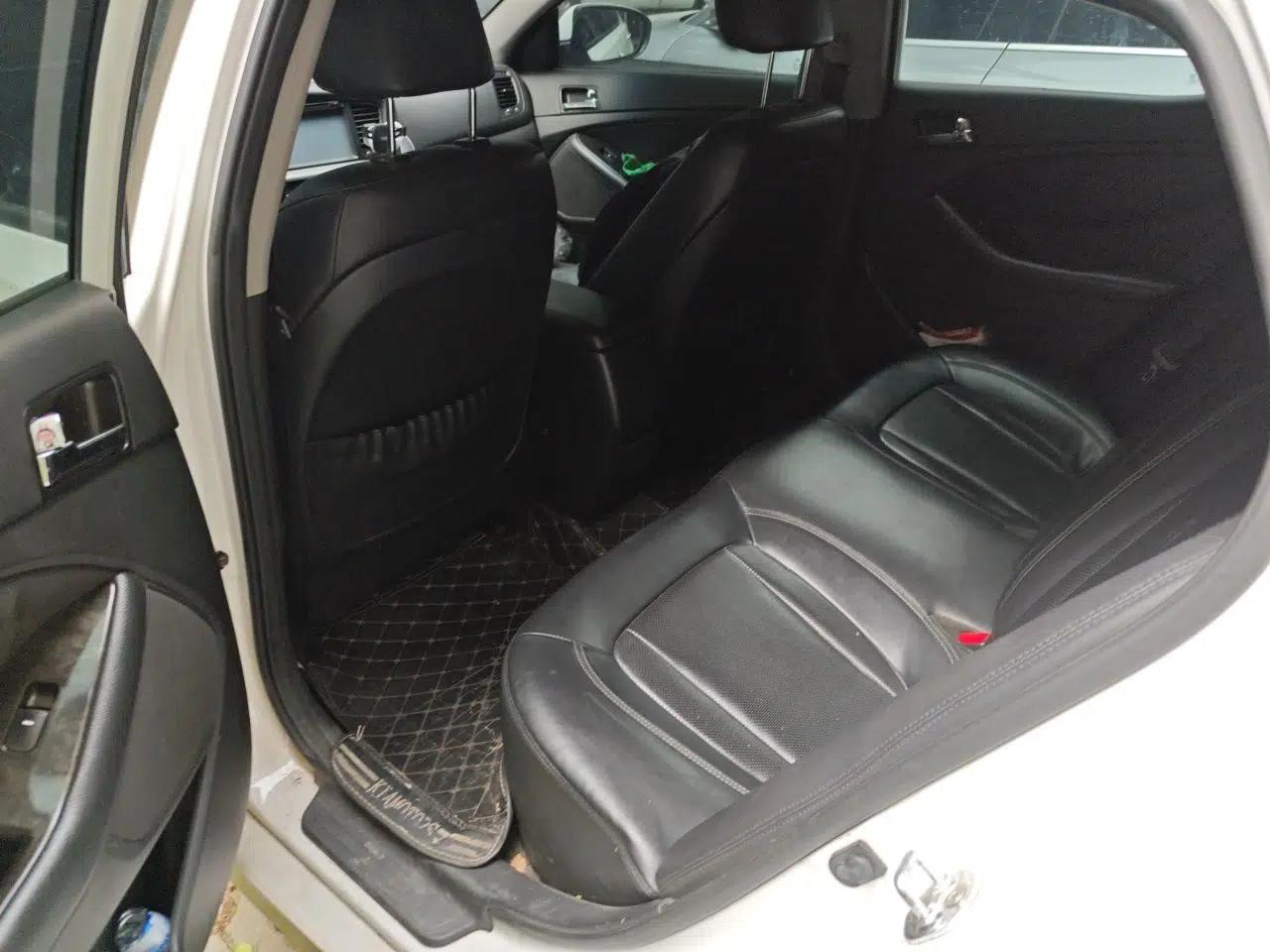 Kia K5 2012 2.0L Automatic DLX — миниатюра 17
