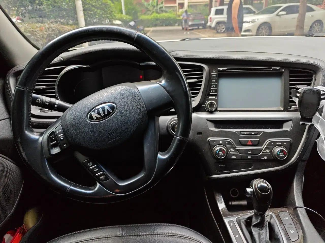 Kia K5 2012 2.0L Automatic DLX — миниатюра 9