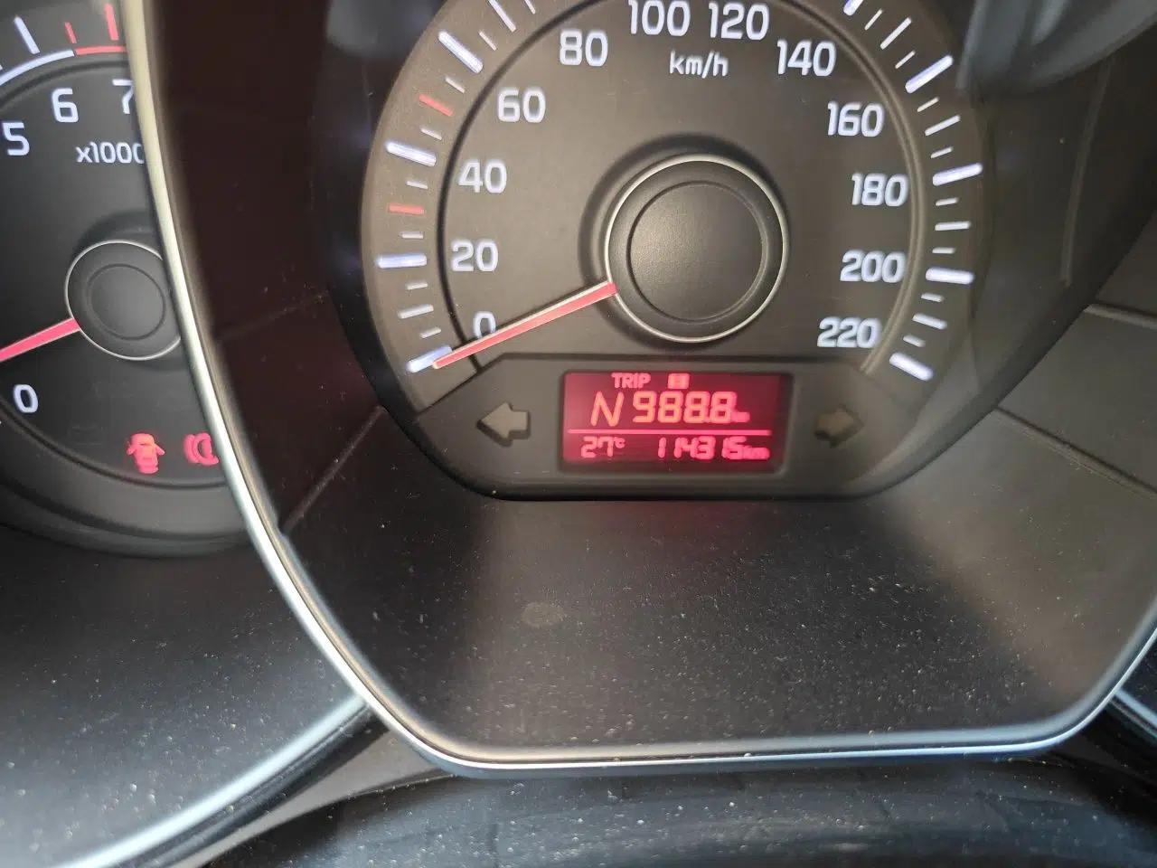 Kia K2 2015 Sedan 1.4L Automatic GLS — миниатюра 12