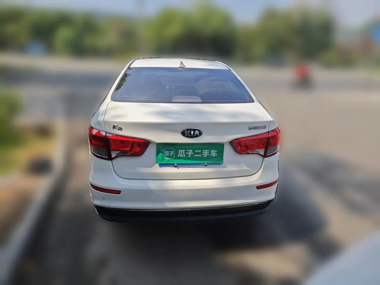 Kia K2 2015 Sedan 1.4L Automatic GLS — миниатюра 5