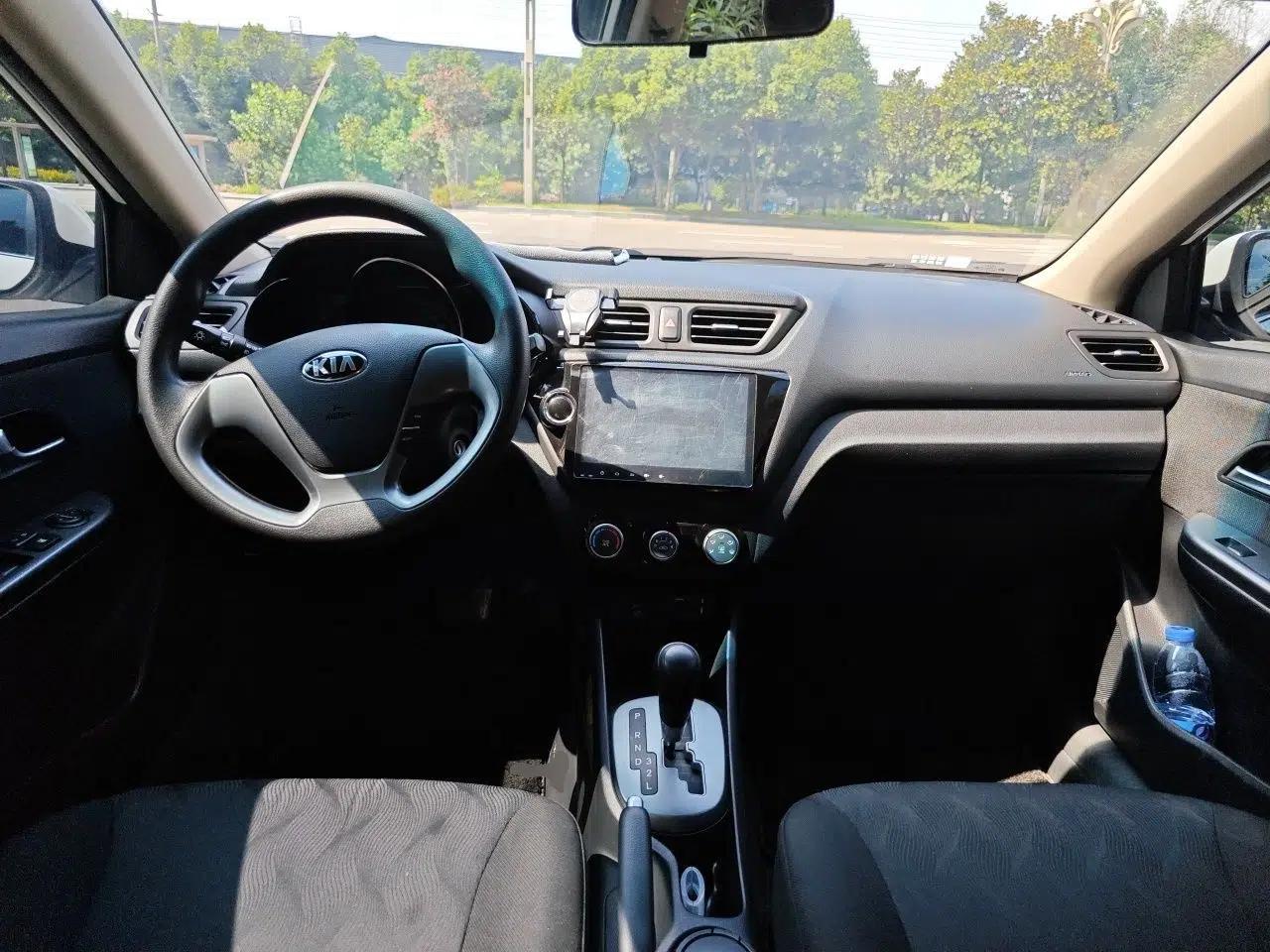 Kia K2 2015 Sedan 1.4L Automatic GLS — миниатюра 9