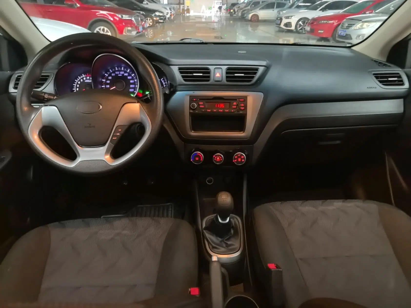 Kia K2 2015 Sedan 1.4L MT GLS — миниатюра 12
