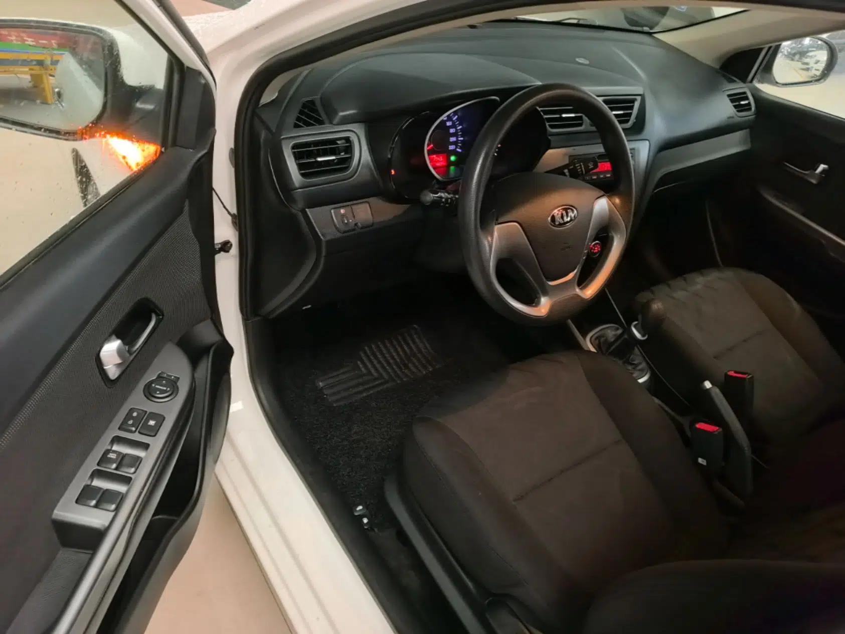 Kia K2 2015 Sedan 1.4L MT GLS — миниатюра 18