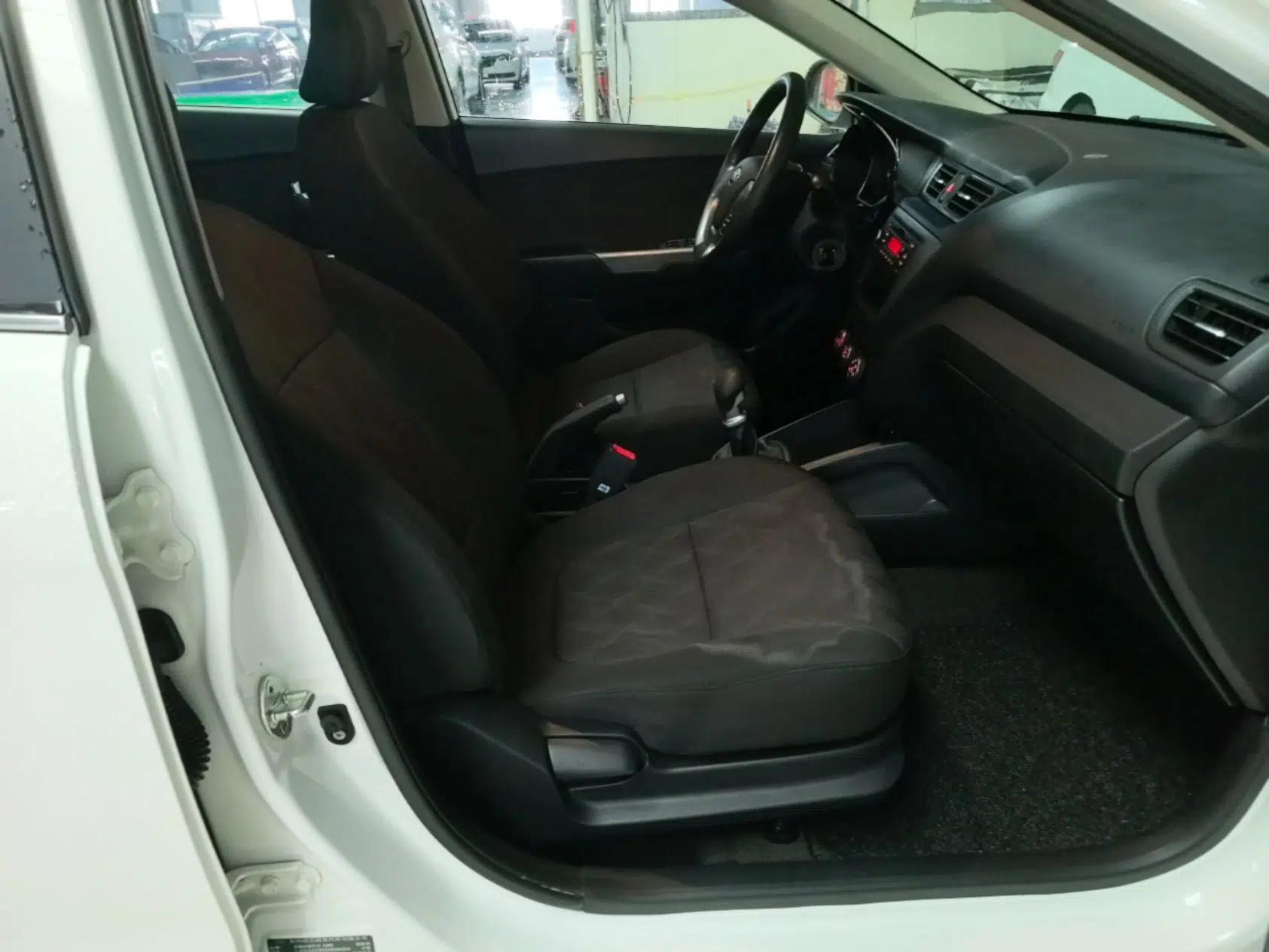 Kia K2 2015 Sedan 1.4L MT GLS — миниатюра 19