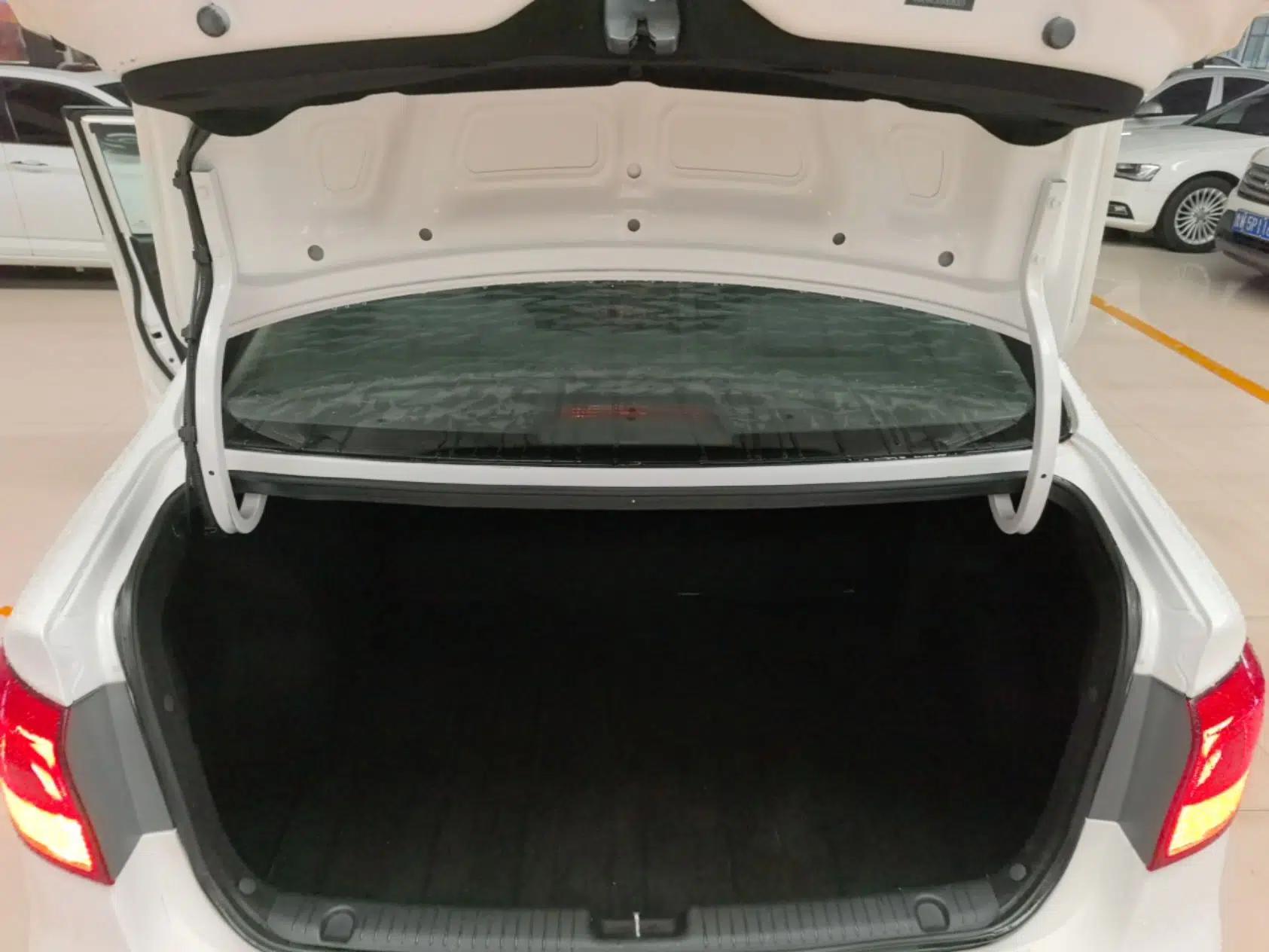Kia K2 2015 Sedan 1.4L MT GLS — миниатюра 22