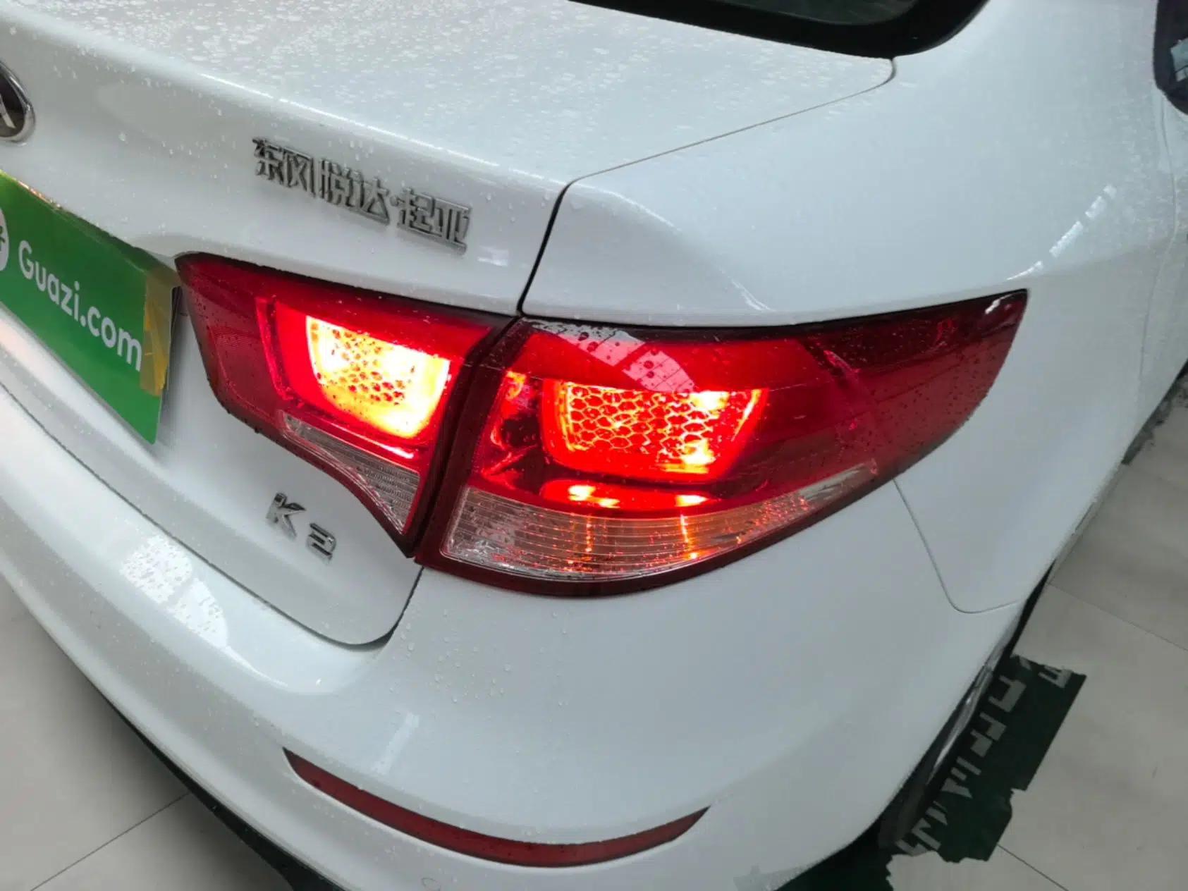 Kia K2 2015 Sedan 1.4L MT GLS — миниатюра 9