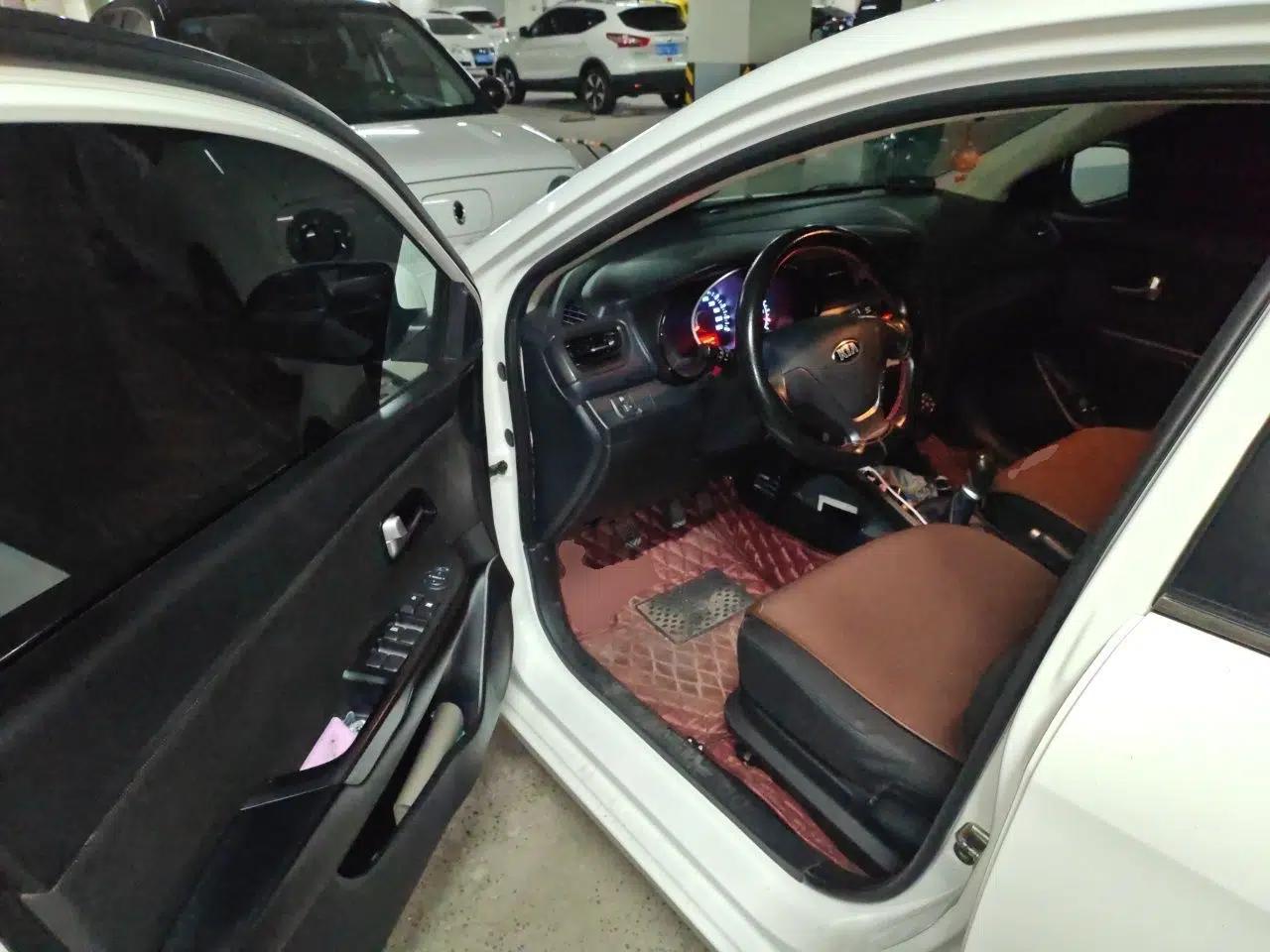 Kia K2 2012 Sedan 1.4L MT TOP Commemorative Edition — миниатюра 16