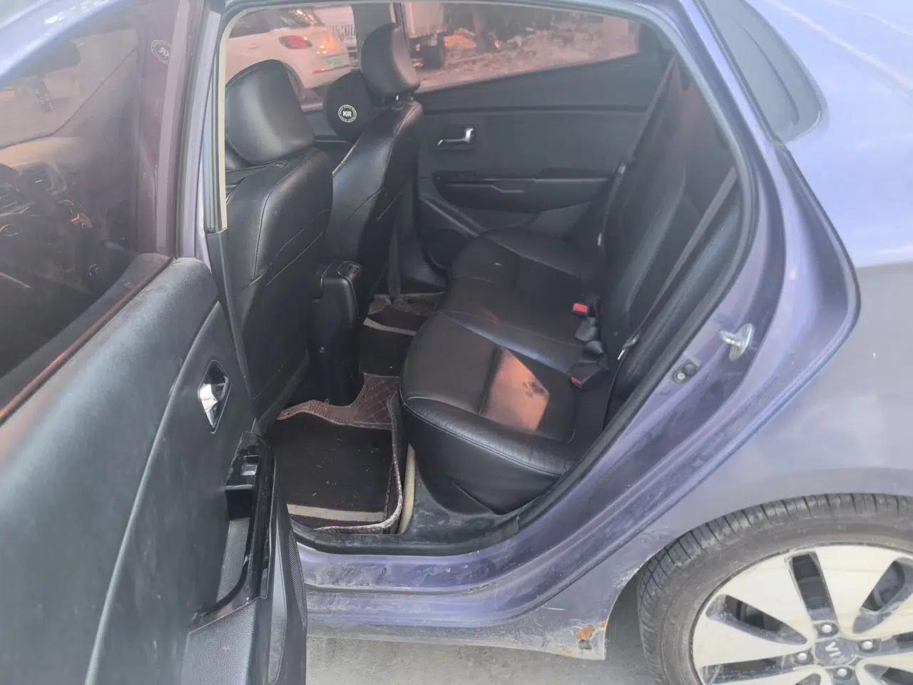 Kia K2 2011 Sedan 1.6L Automatic Transmission Premium — миниатюра 17