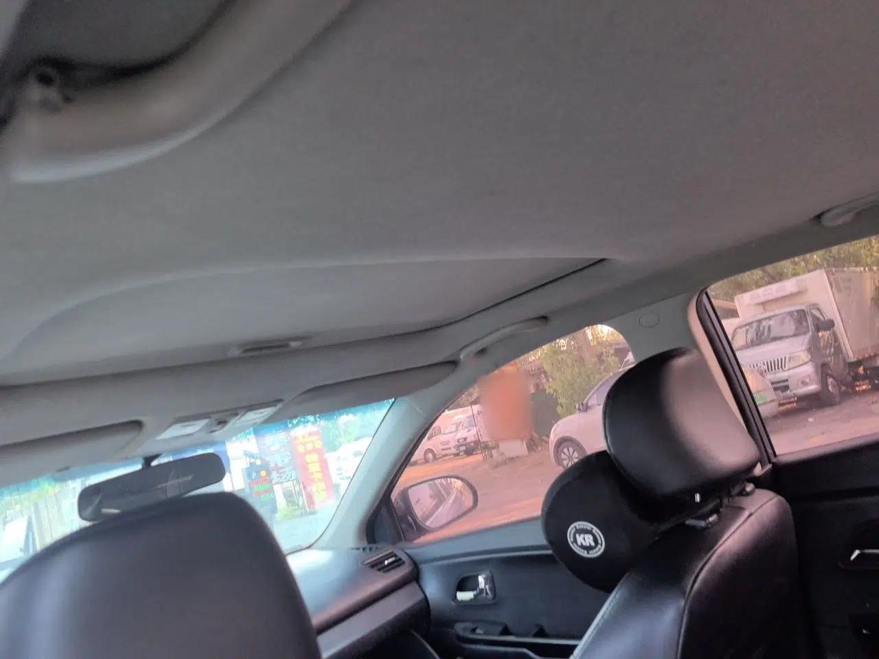 Kia K2 2011 Sedan 1.6L Automatic Transmission Premium — миниатюра 18