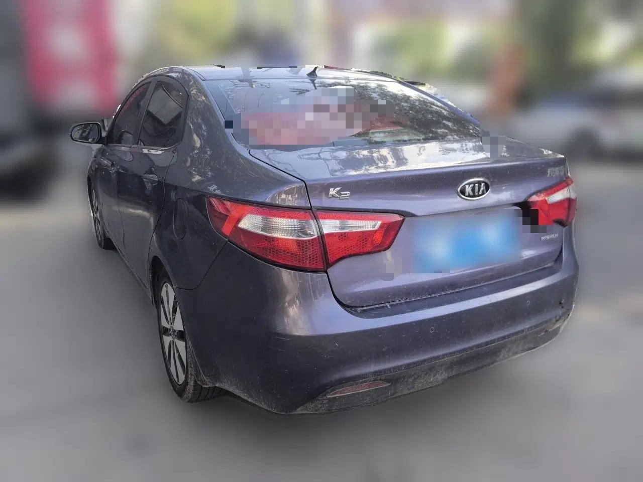 Kia K2 2011 Sedan 1.6L Automatic Transmission Premium — миниатюра 4