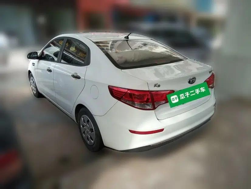 Kia K2 2015 Sedan 1.4L Automatic GLS — миниатюра 4